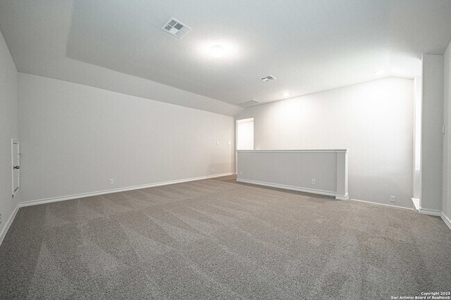 Building Photo - 909 Rolling River