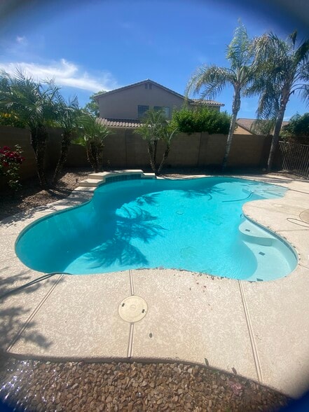 Primary Photo - 4909 E Colonial Dr