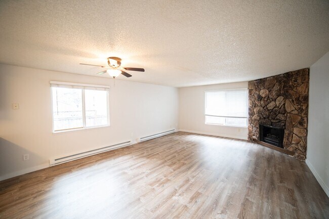 Building Photo - IKEMB02