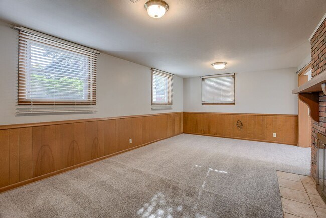 Building Photo - Updated 3 Bedroom With Finished Lower Leve...
