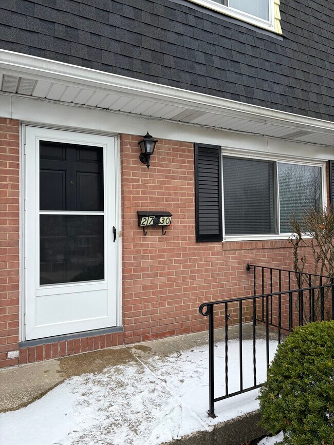 Building Photo - 2728-2738 Juno Place