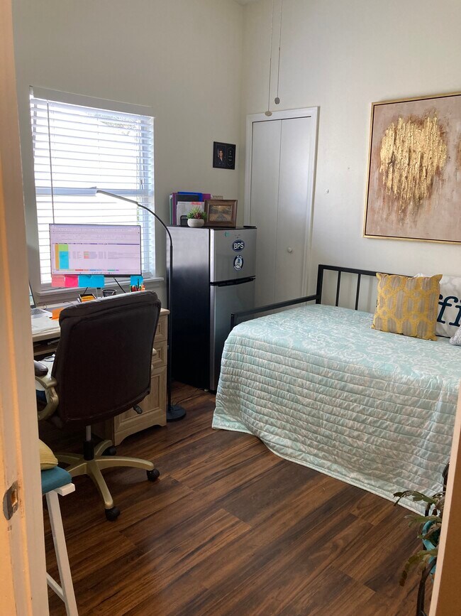 Building Photo - 7618 Colonial Ct