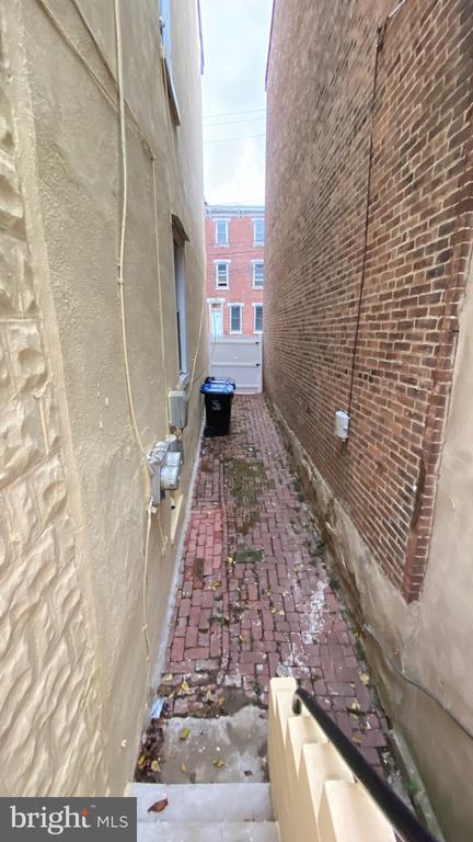 Building Photo - 534 Green St