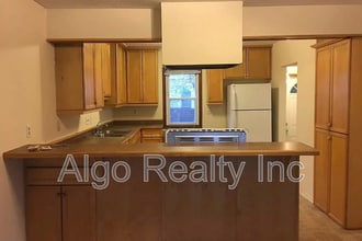 Building Photo - 6050 Wentworth Ave