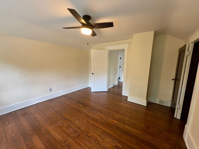 Building Photo - Spacious 4-Bedroom Home with Fenced Yard &...