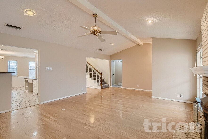 Building Photo - 5808 Thoreau Ln