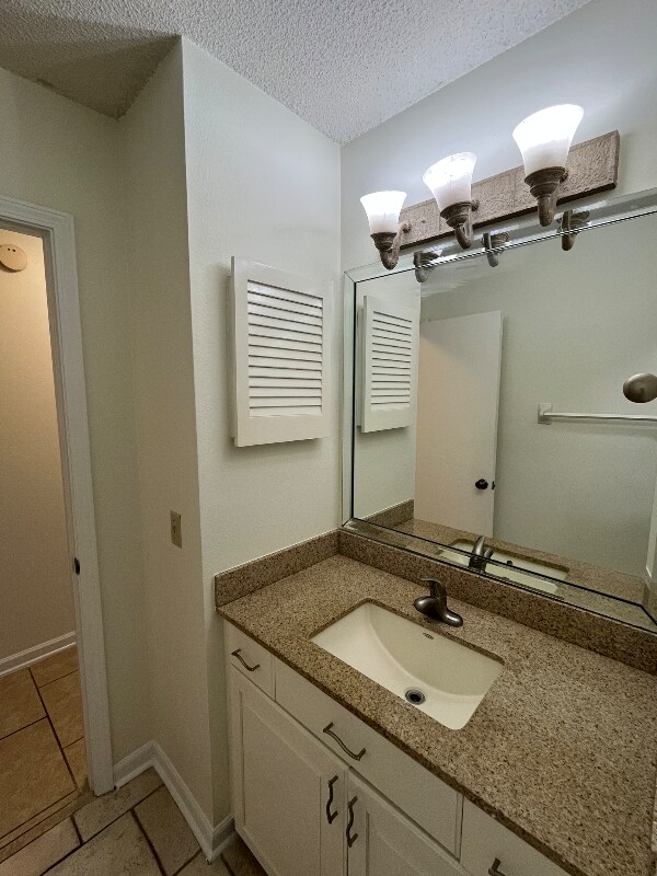 Building Photo - 5001 Grande Dr