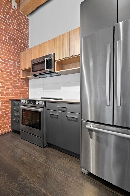 Building Photo - 319 A St