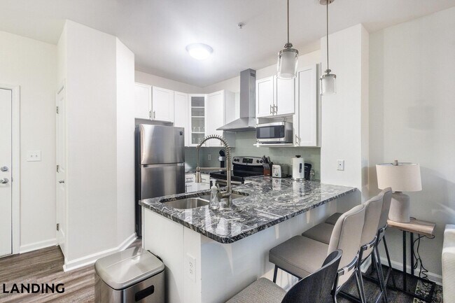 Building Photo - 4921 Pretty Lake Ave