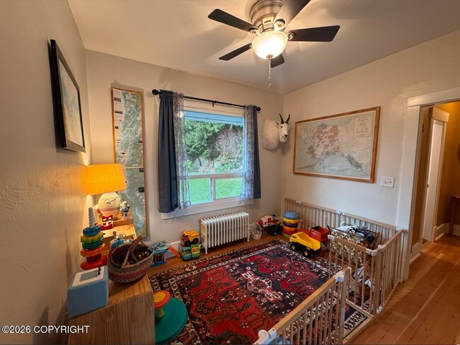 Building Photo - 636 Main St