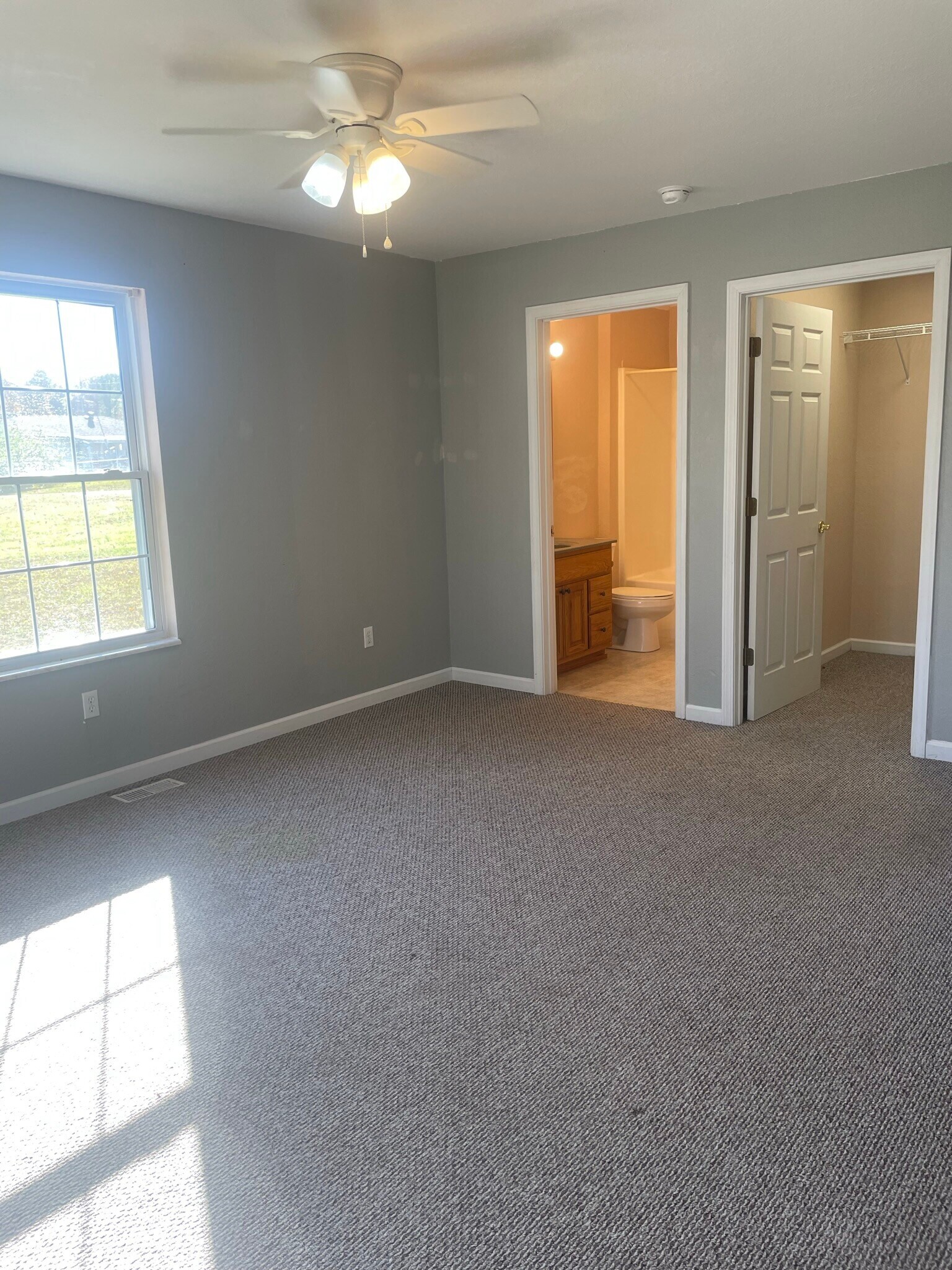 Building Photo - 1010 Orchard Dr