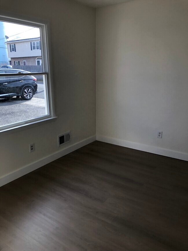 Building Photo - 84 Seabreeze Way