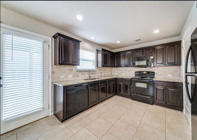 Building Photo - 603 Tom Kemp Dr