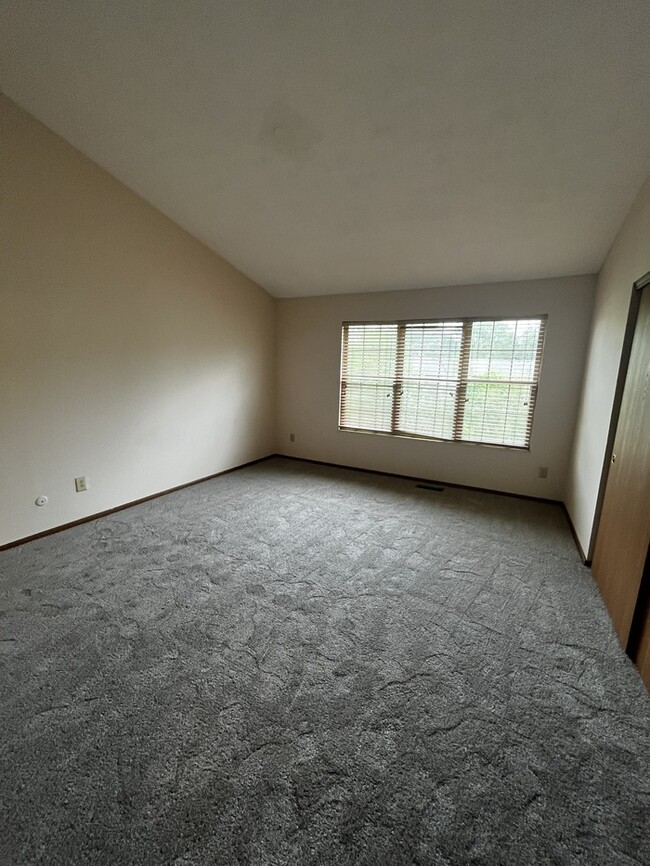Building Photo - 5894 Aqua Bay Dr