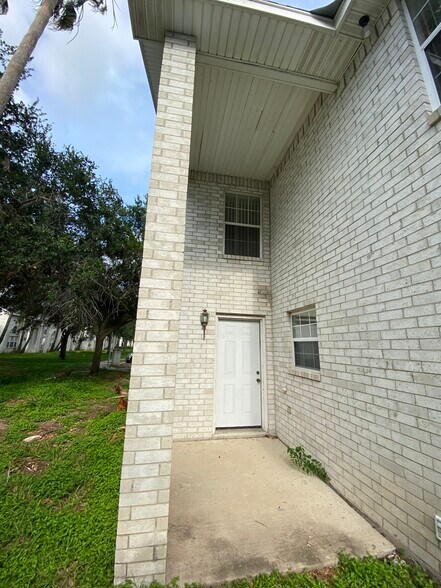 Building Photo - 2421 N I St