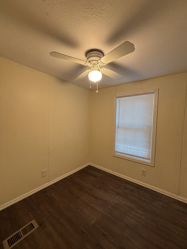 Building Photo - 6638 Glen Meadow Dr