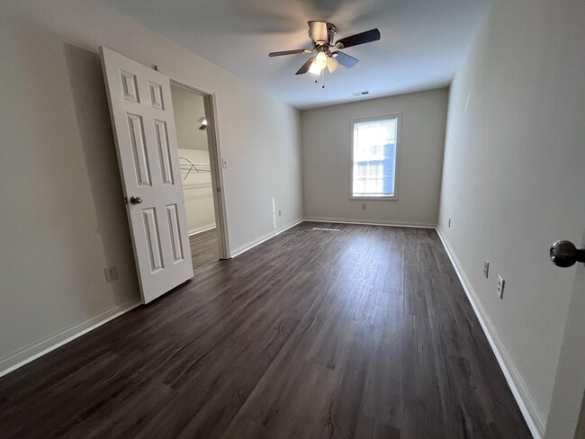 Building Photo - 4024 Palmetto Dr