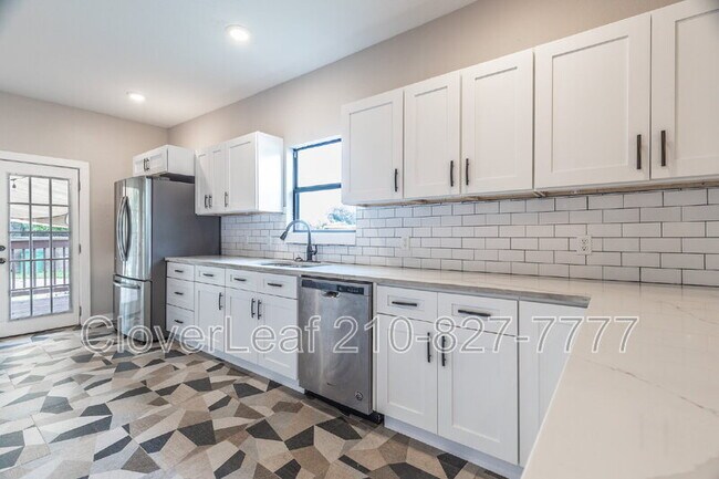 Building Photo - 242 Furnish Ave