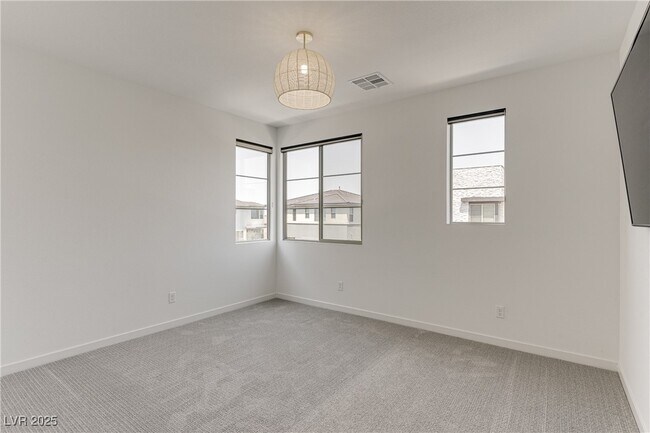 Building Photo - 6333 Redstone Hls Dr