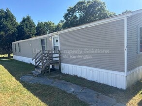 Building Photo - 9499 Wendi Dr NE