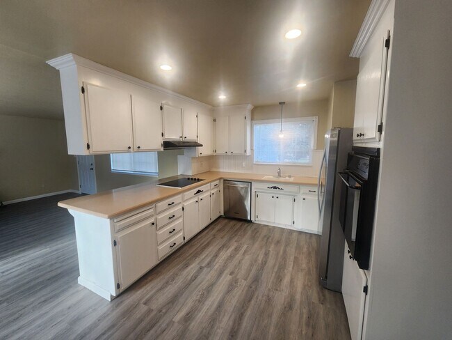 Building Photo - 5274 Heritage Dr