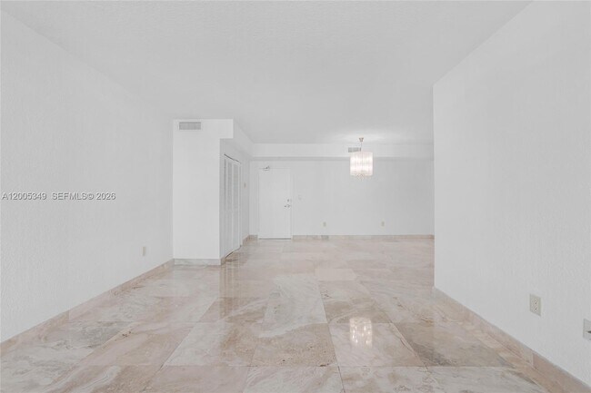 Building Photo - 7501 E Treasure Dr