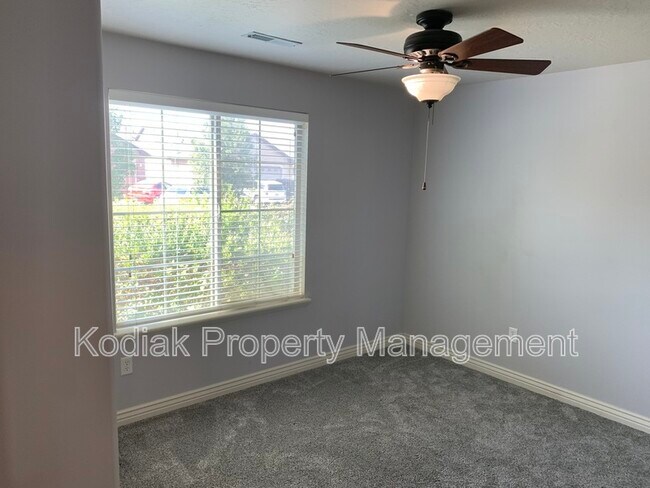 Building Photo - 312 Greenwich Dr
