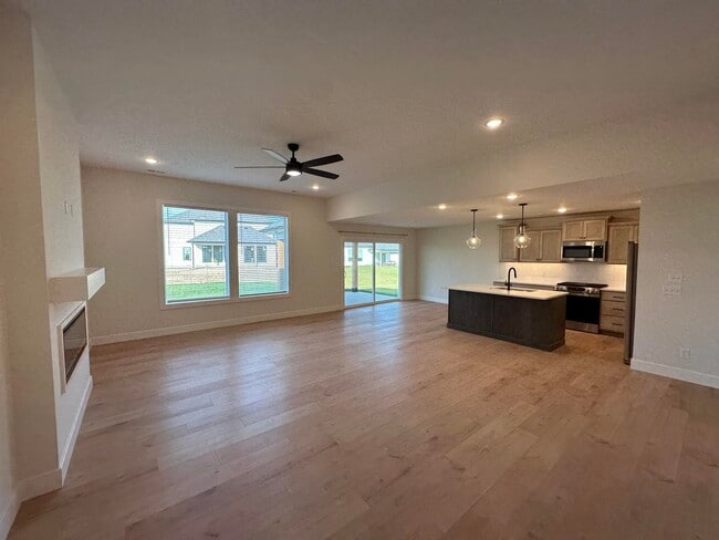 Building Photo - 5317 Makana Ln