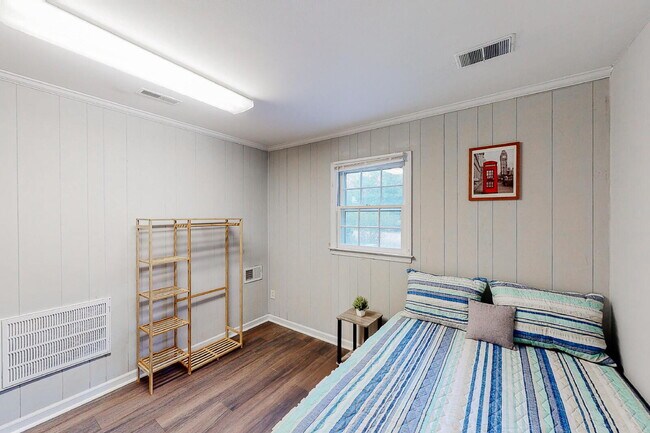 Building Photo - THE PLOVER | Enjoy a spacious split-level home in Jonesboro designed for comfort, privacy, and ea...
