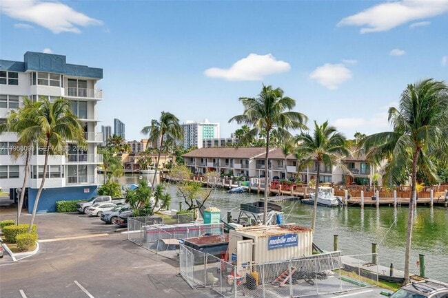 Building Photo - 16565 NE 26th Ave