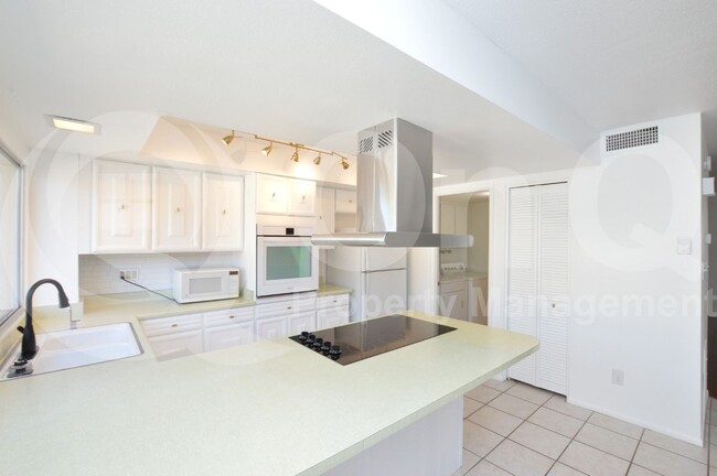 Building Photo - 4028 N Granite Reef Rd