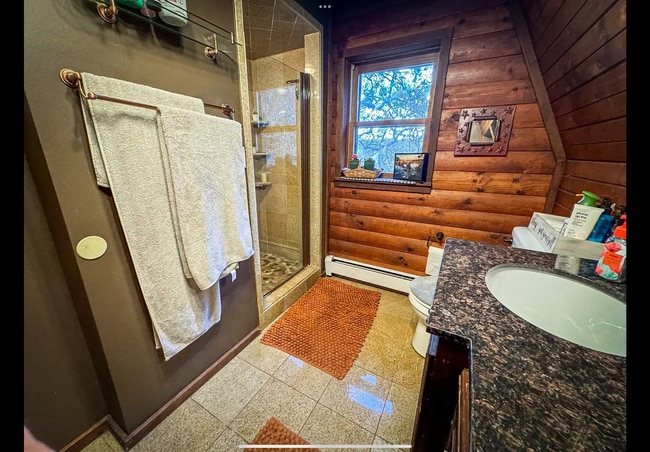 Building Photo - 27 Ann St