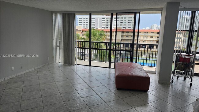 Building Photo - 2017 S Ocean Dr