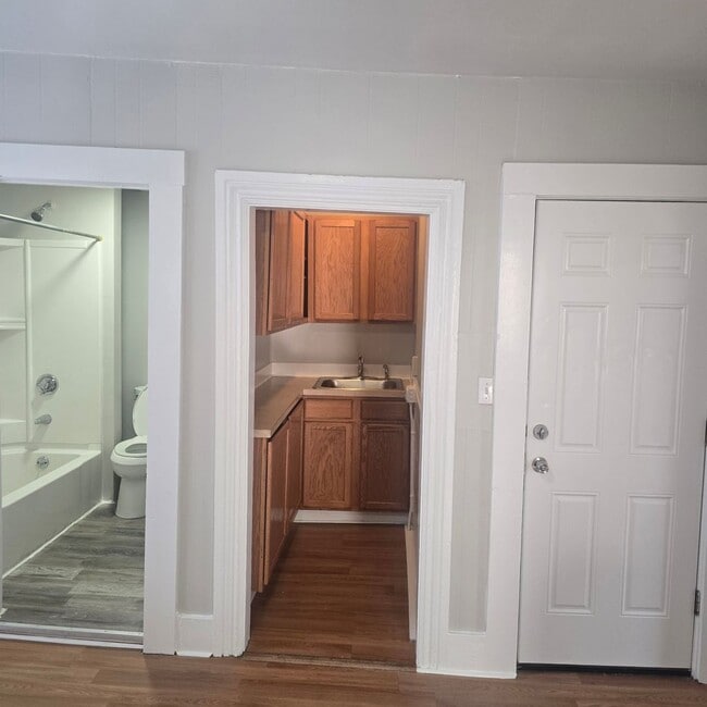 Building Photo - Auburn (186)