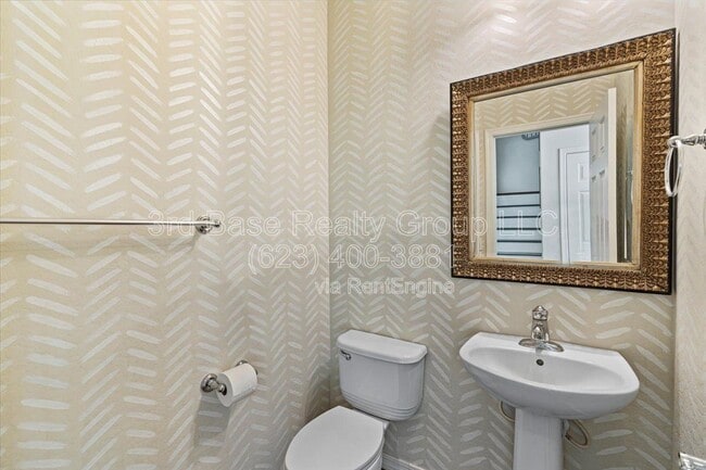 Building Photo - 21072 W Maiden Ln