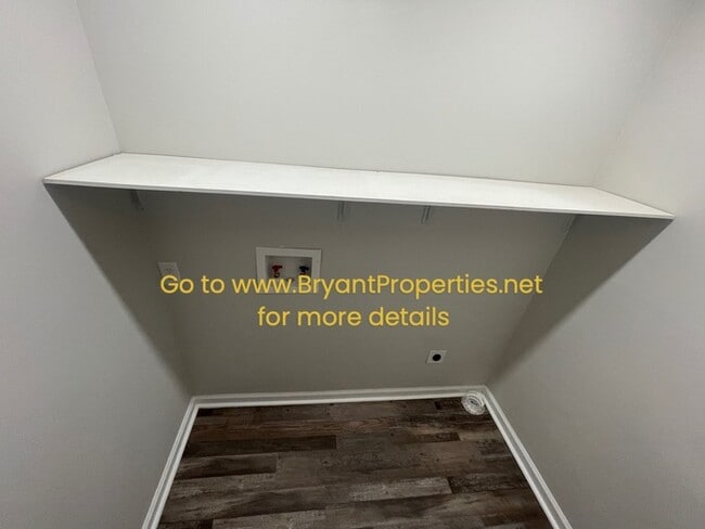 Building Photo - Single Family