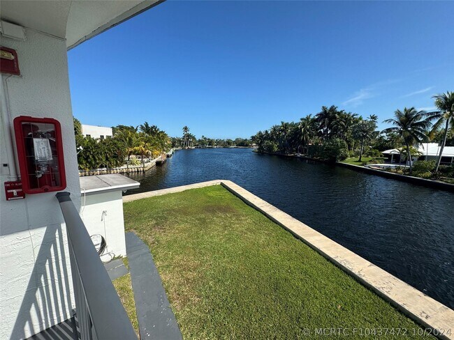Building Photo - 1814 E Oakland Park Blvd