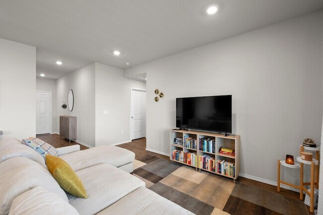 Building Photo - 15108 Siberian Elm Ln