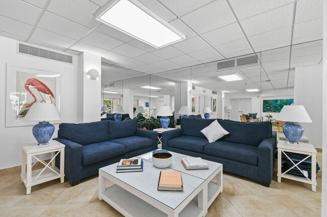 Building Photo - 2780 S Ocean Blvd
