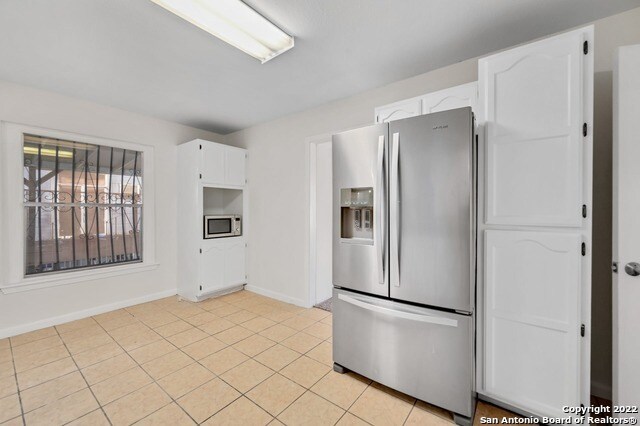 Building Photo - 2222 Beechaven Dr