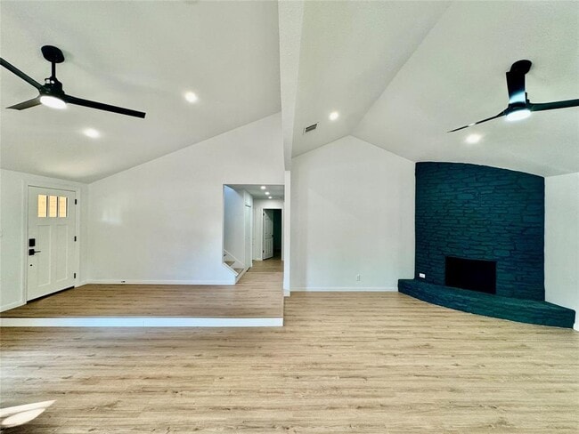 Building Photo - 9506 Stonebridge Dr