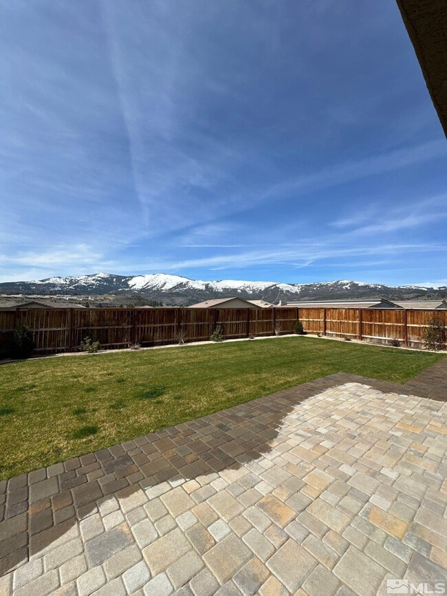 Building Photo - 8370 Simsbury Dr