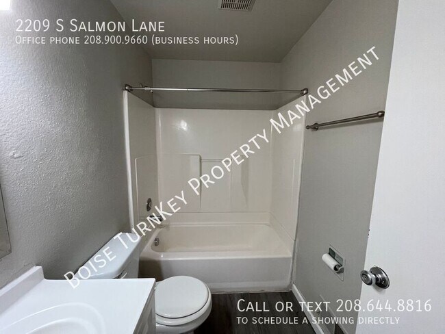 Building Photo - 2209 S Salmon Ln