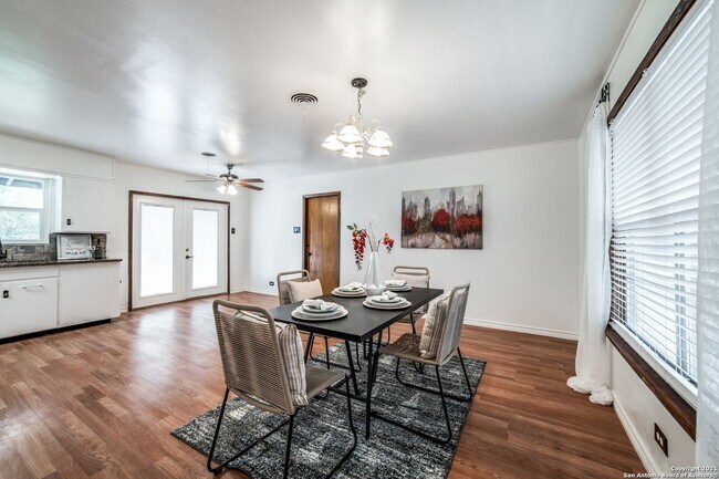 Building Photo - 326 E Rampart Dr