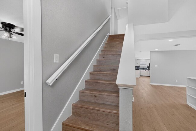Building Photo - 1410 Thistle Cir