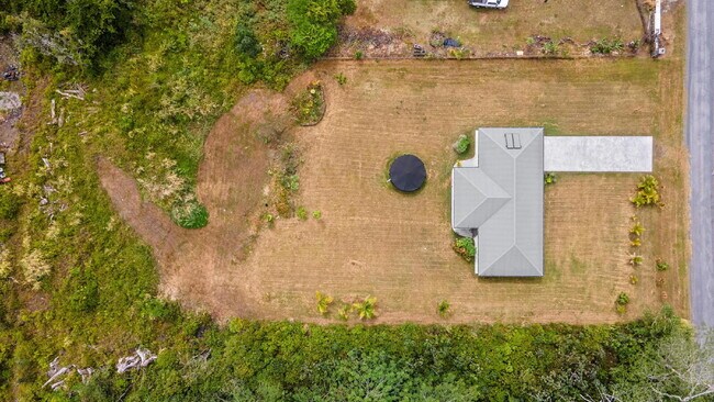 Building Photo - Move-In Ready, 3-Bedroom Fully Furnished Retreat with 3 Bathroom in Keaau Paradise!"