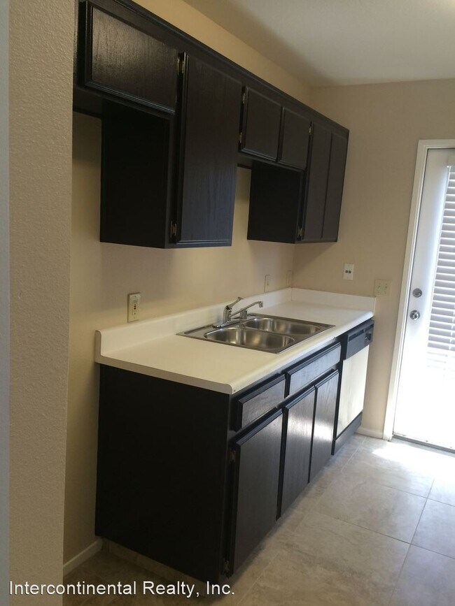 Building Photo - 3104 Brookfield Loop