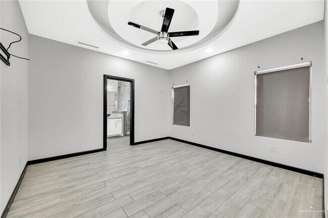 Building Photo - 17 16th St