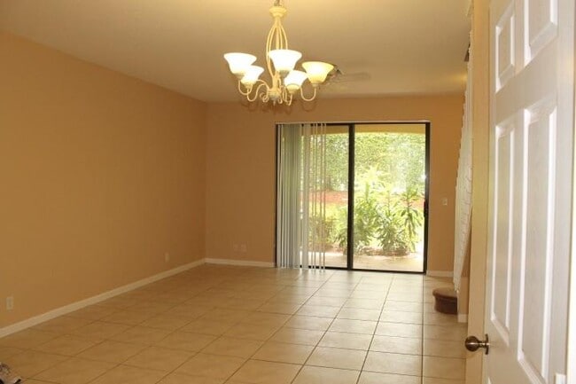 Building Photo - 4136 Forest Dr