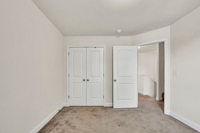 Building Photo - Walking distance to downtown Easley!